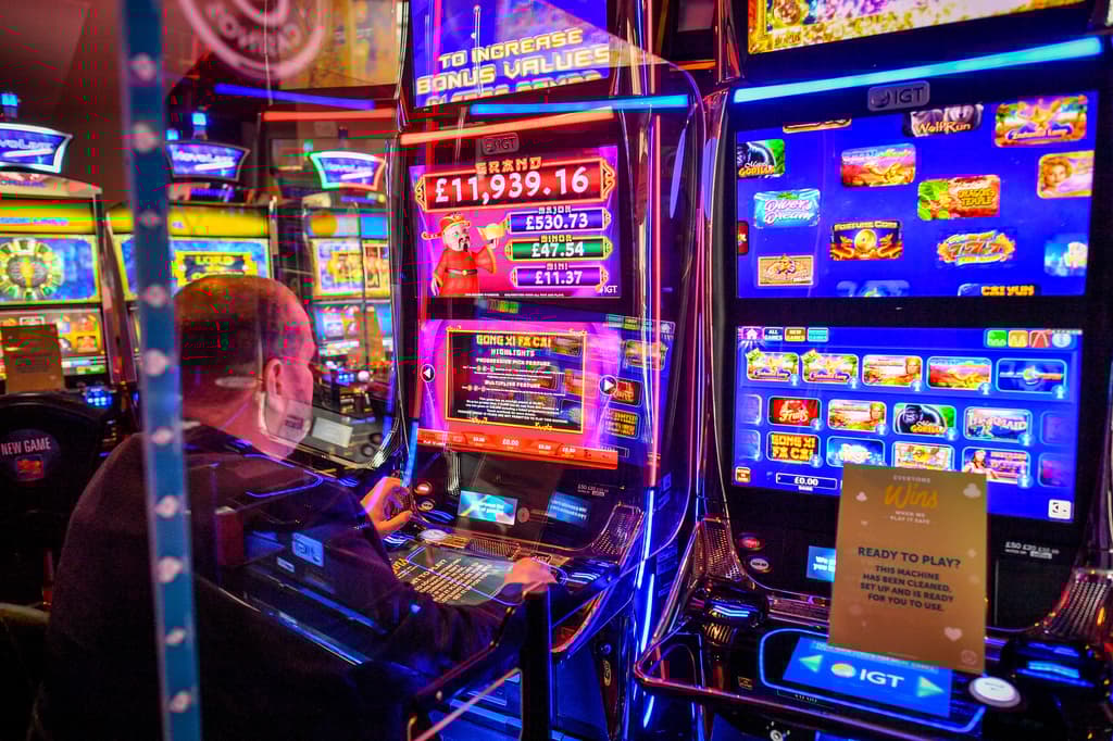 Khám phá fi88: Trải nghiệm online live casino UK đỉnh cao hôm nay!